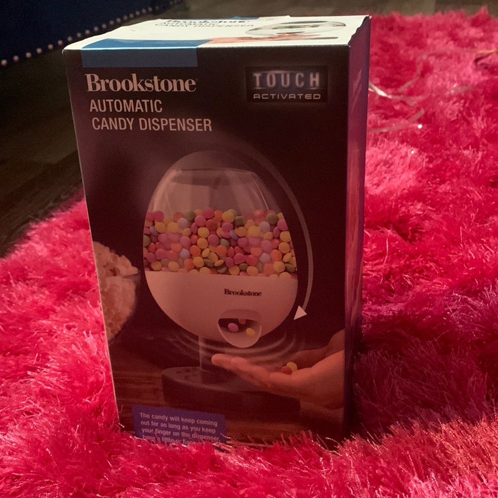Brooks tone Automatic Candy Dispenser
